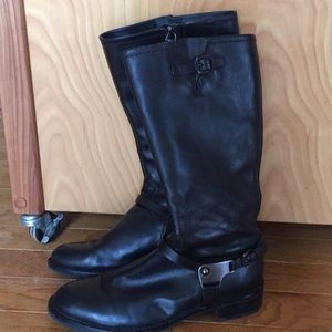 Women equestrian style leather boots